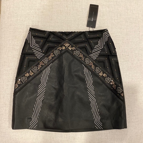 SALE   NEW BCBG MaxAzria Women’s Embellished Leather Mini Skirt Size XS - Picture 4 of 11